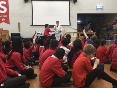 Image of Year 5 (Class 12) - Science Week Workshop