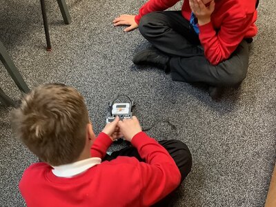 Image of Year 5 - Computing Club - Lego Mindstorms Update