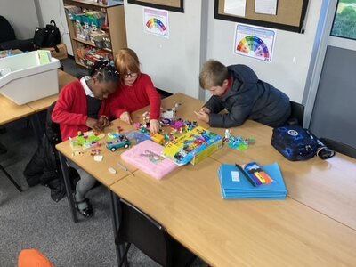 Image of Year 5 - Construction Club