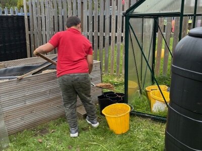 Image of Year 6 (Class 15) - Science - Nature Garden Pupil Help