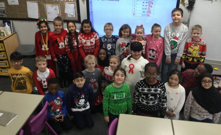 Image of Year 3 (Class 9) - Christmas Jumper Day