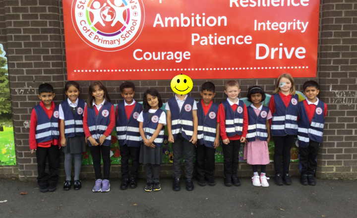 Image of Being Responsible - Lunchtime Helpers