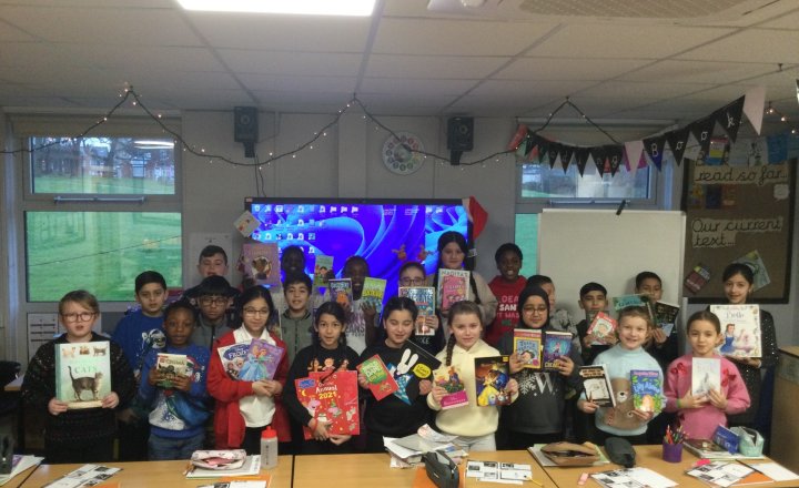 Image of Year 5 (Class 12) - English - Christmas Book Fair