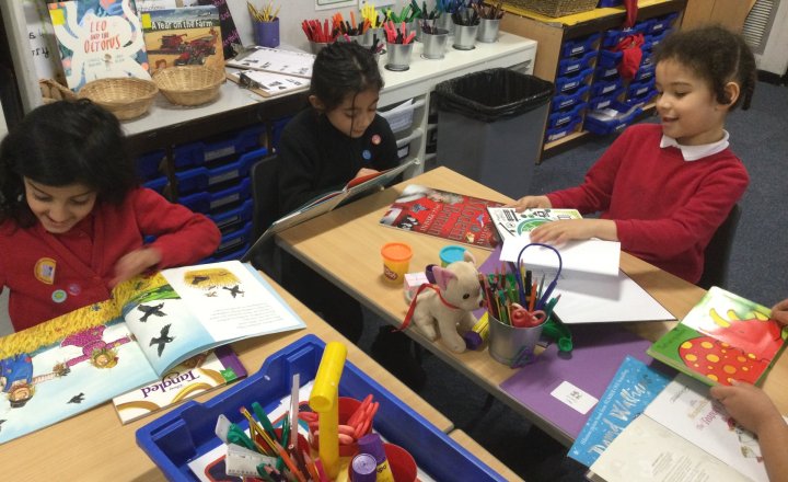 Image of Year 1 (Class 4) - English - Book Shop
