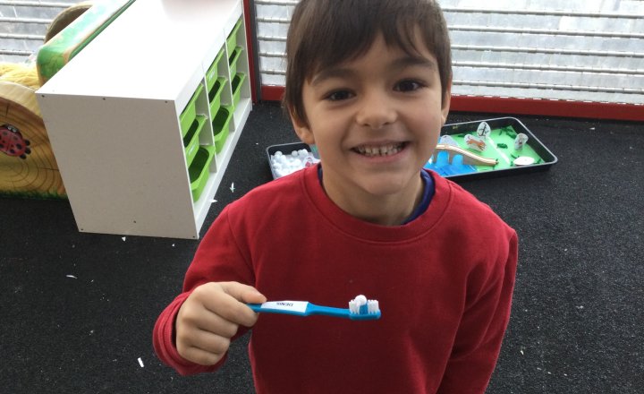 Image of Year 1 (Class 4) - PSHE - Teeth Brushing
