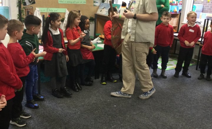 Image of Year 1 (Class 4) - Science - Dan the Explorer