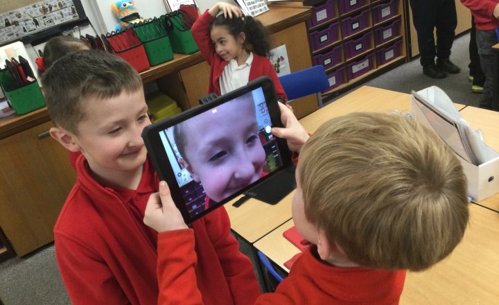 Image of Year 2 (Class 6) - Computing - Google Drive & Photos