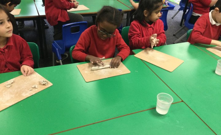 Image of Year 2 (Class 5) - Art - Experimenting with Clay