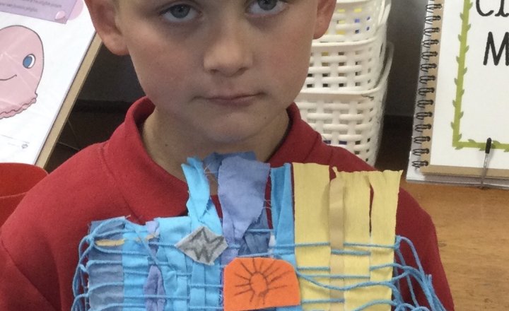 Image of Year 2 (Class 6) - Art - Learning to Weave