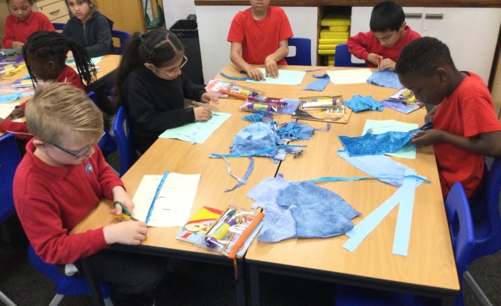 Image of Year 2 (Class 6) - Art - Seaside Scene