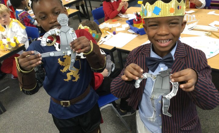 Image of Year 2 (Class 6) - English / History - Kings & Queens Day