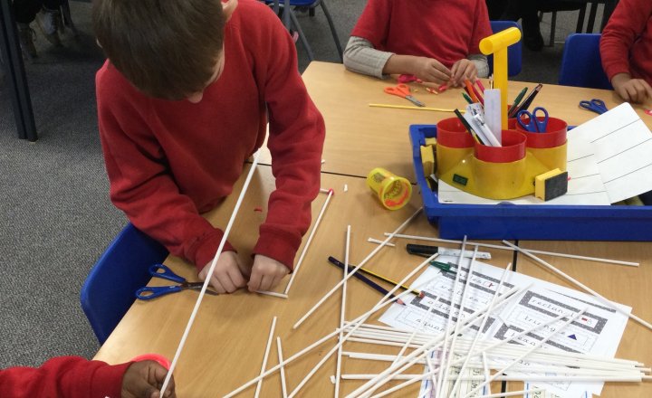 Image of Year 2 (Class 6) - Maths / Oracy - 2D Shapes