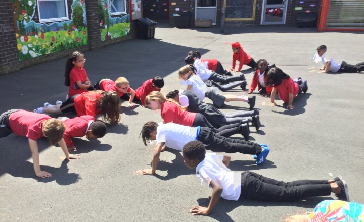 Image of Year 2 (Class 6) - Science - Keeping Healthy