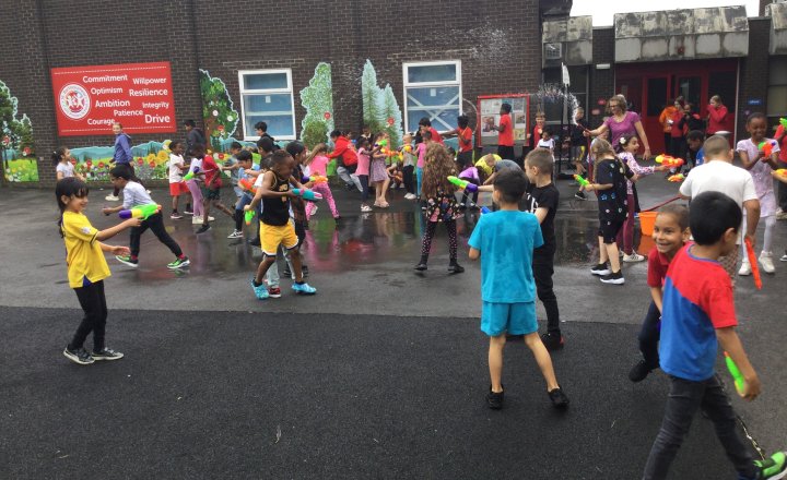 Image of Year 2 - Seaside Day - Water Play