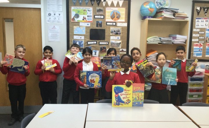 Image of Year 3 (Class 7) - Book Shop
