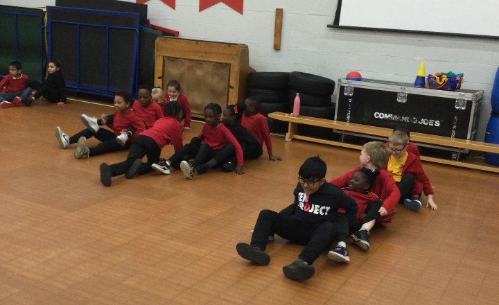 Image of Year 3 (Class 8) - Commando Joe's - Rowing Boats & Teamwork