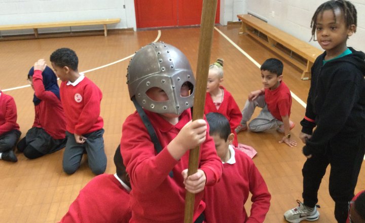 Image of Year 3 (Class 8) - History - Anglo Saxon Workshop