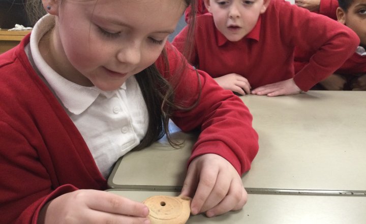 Image of Year 3 (Class 8) - History - Roman Artefacts