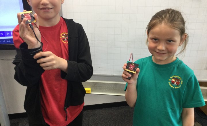 Image of Year 3 (Class 9) - Computing - Micro bits (Rock, Paper, Scissors Game)