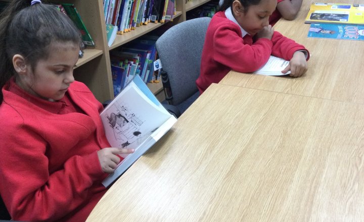 Image of Year 3 (Class 9) - English - Book Discussions 