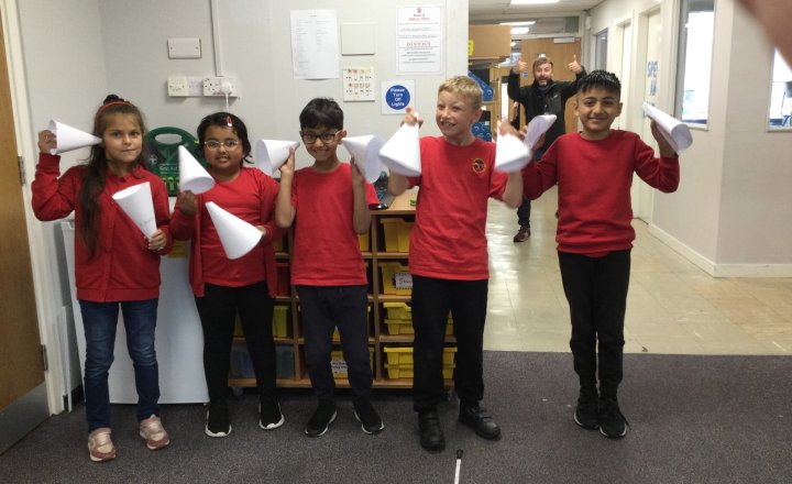 Image of Year 3 (Class 9) - Science - Hearing