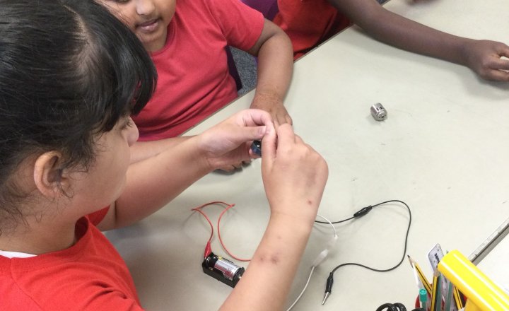 Image of Year 3 (Class 9) - Science - Switches