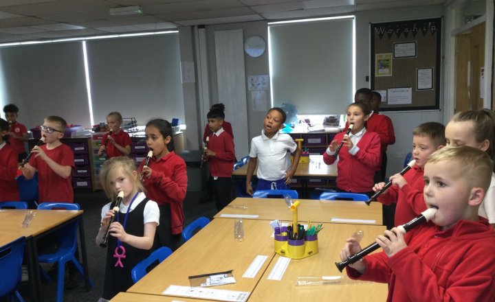 Image of Year 4 (Class 10) - Music - Mamma Mia!
