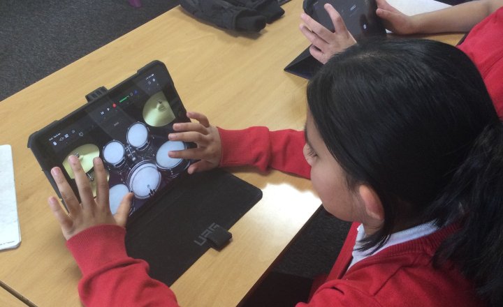 Image of Year 4 (Class 11) - Computing & Music - Garageband