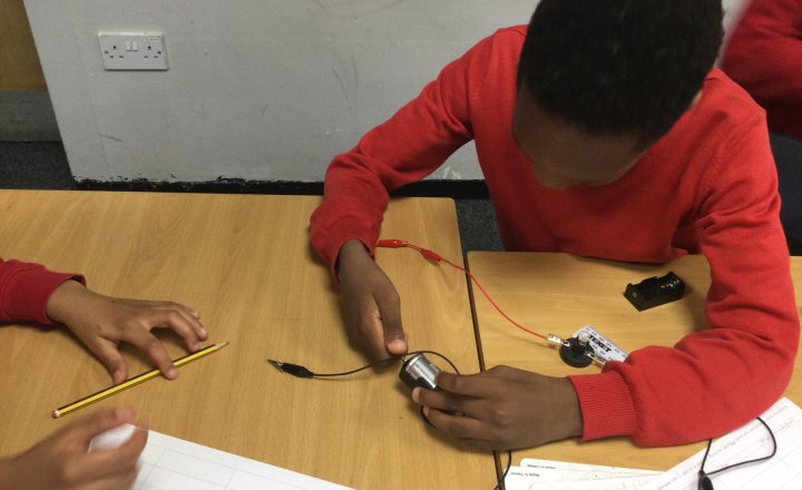 Image of Year 4 (Class 11) - Science - Conductors and Insulators