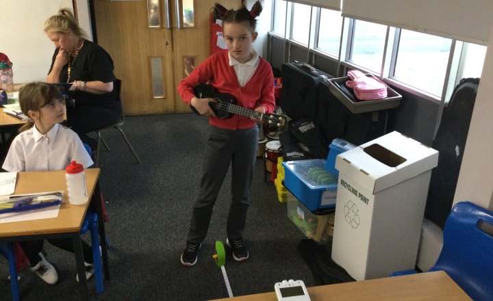 Image of Year 4 (Class 11) - Science - Vibration Strength