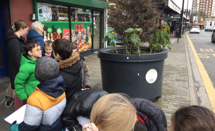 Image of Year 4 (Class 12) - Geography - Armley Visit