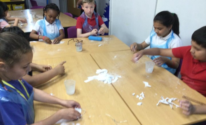 Image of Year 4 (Class 9) - Art - Giacometti Sculptures