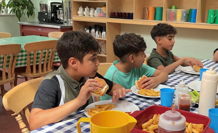Image of Year 5 (Class 12 & Class 14) - Lineham Farm - Lunch