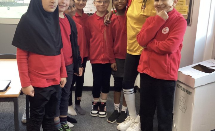 Image of Year 5 (Class 12) - Odd Socks Day