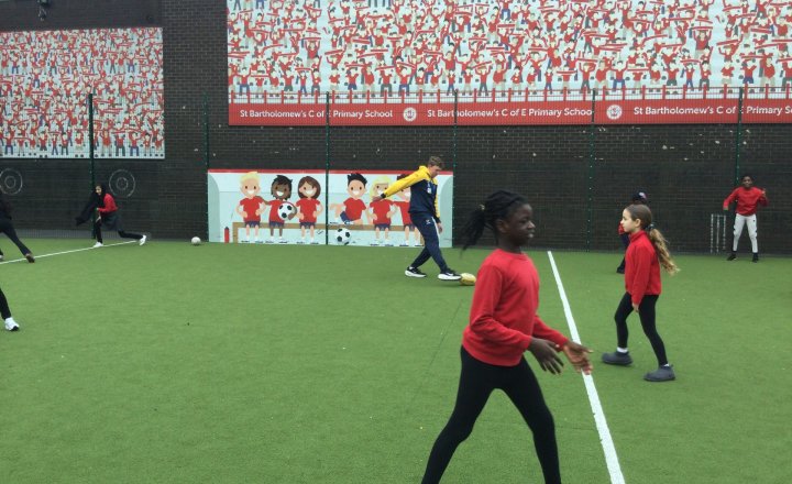 Image of Year 5 (Class 12) - P.E - Promoting Rugby