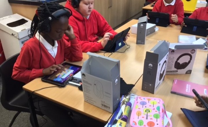 Image of Year 5 (Class 15) - Computing - Learn with Emile