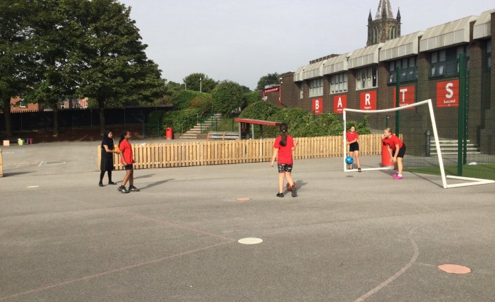 Image of Year 5 (Class 15) - P.E - Football