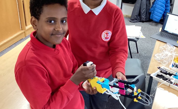 Image of Year 5 - Computing Club - Choose your own build!