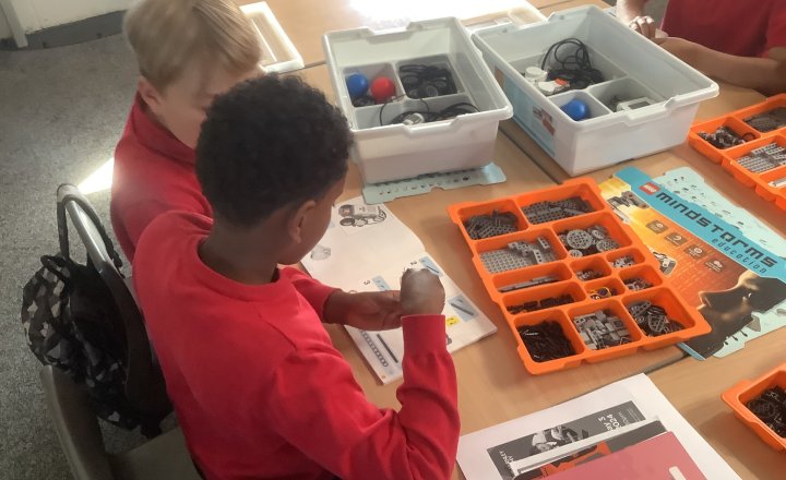 Image of Year 5 - Computing Club - Lego Mindstorm Robots
