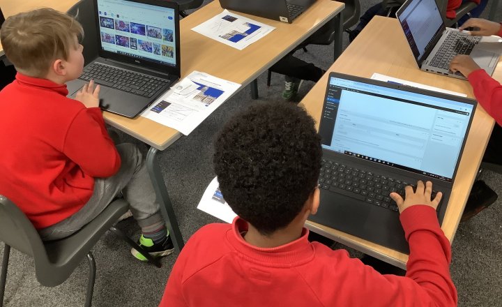 Image of Year 5 - Computing Club - Wikipedia Images and Links