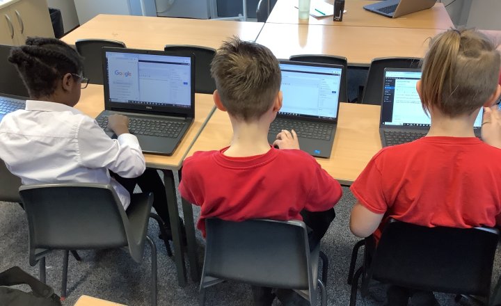 Image of Year 5 - ICT Club - Wikipedia Pages