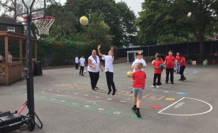 Image of Year 5 - Lunchtime Behaviour