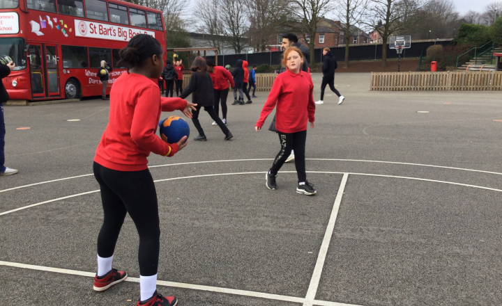 Image of Year 6 (Class 17) - P.E - Basketball