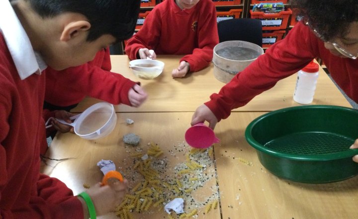 Image of Year 6 (Class 17) - Science - Mixed Materials