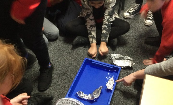 Image of Year 6 (Class 17) - Science - Tin Foil Boats