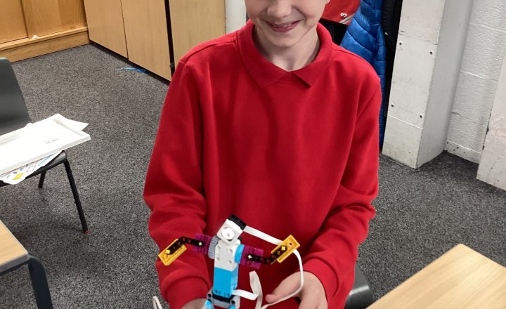 Image of Year 6 - Computing Club - Choose your own build!