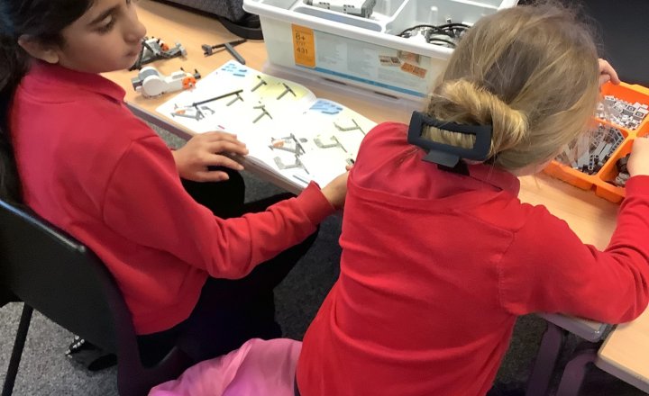Image of Year 6 - ICT Club - Lego Mindstorms - Steering / Stopping