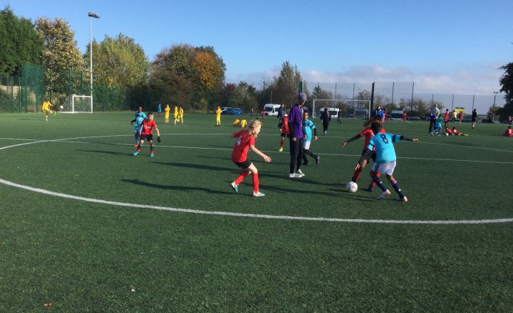 Image of Year 6 - P.E - Mixed Football