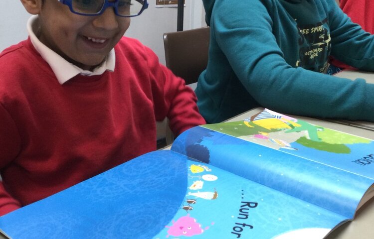 Image of Year 1 - Drawing Club
