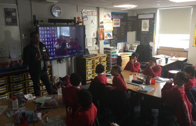 Image of Year 5 (Class 14) - Science - Software Engineer Visit